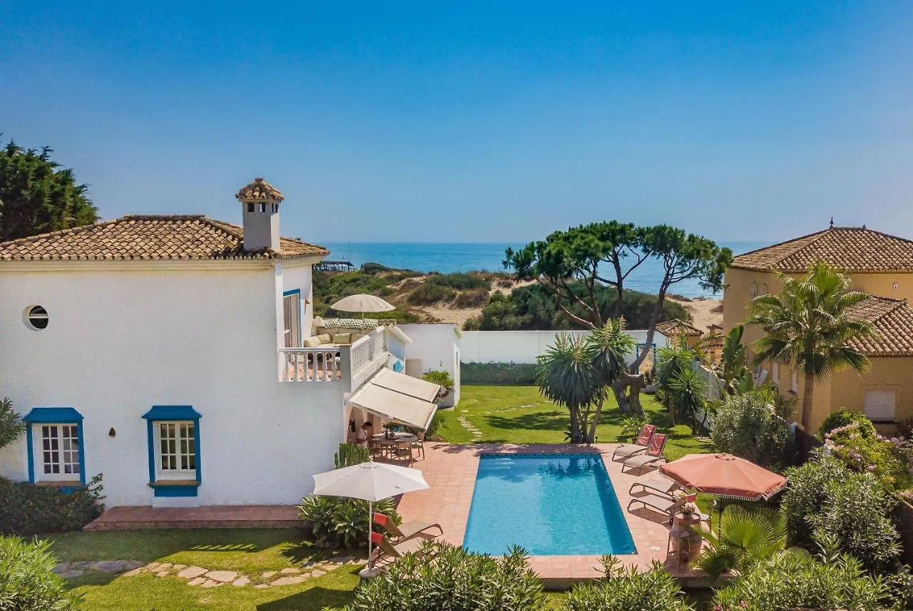 Casa Linda Great Located Beach House In Marbella