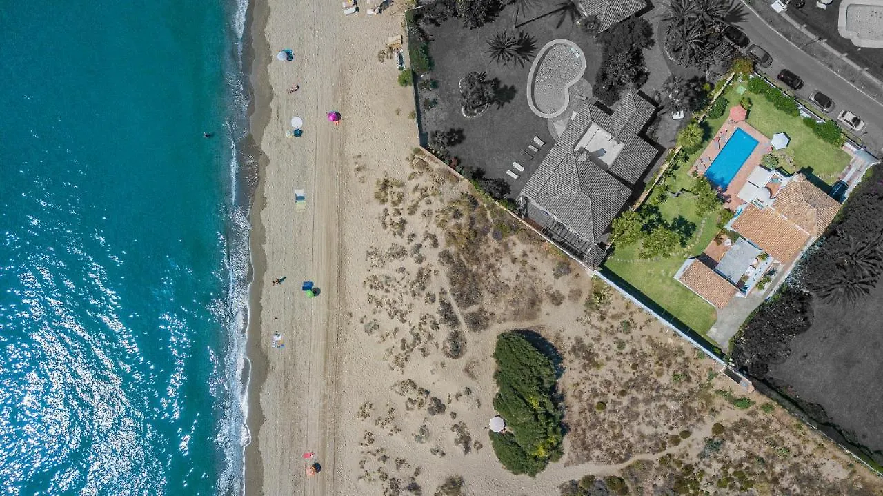 Casa Linda Great Located Beach House In Marbella