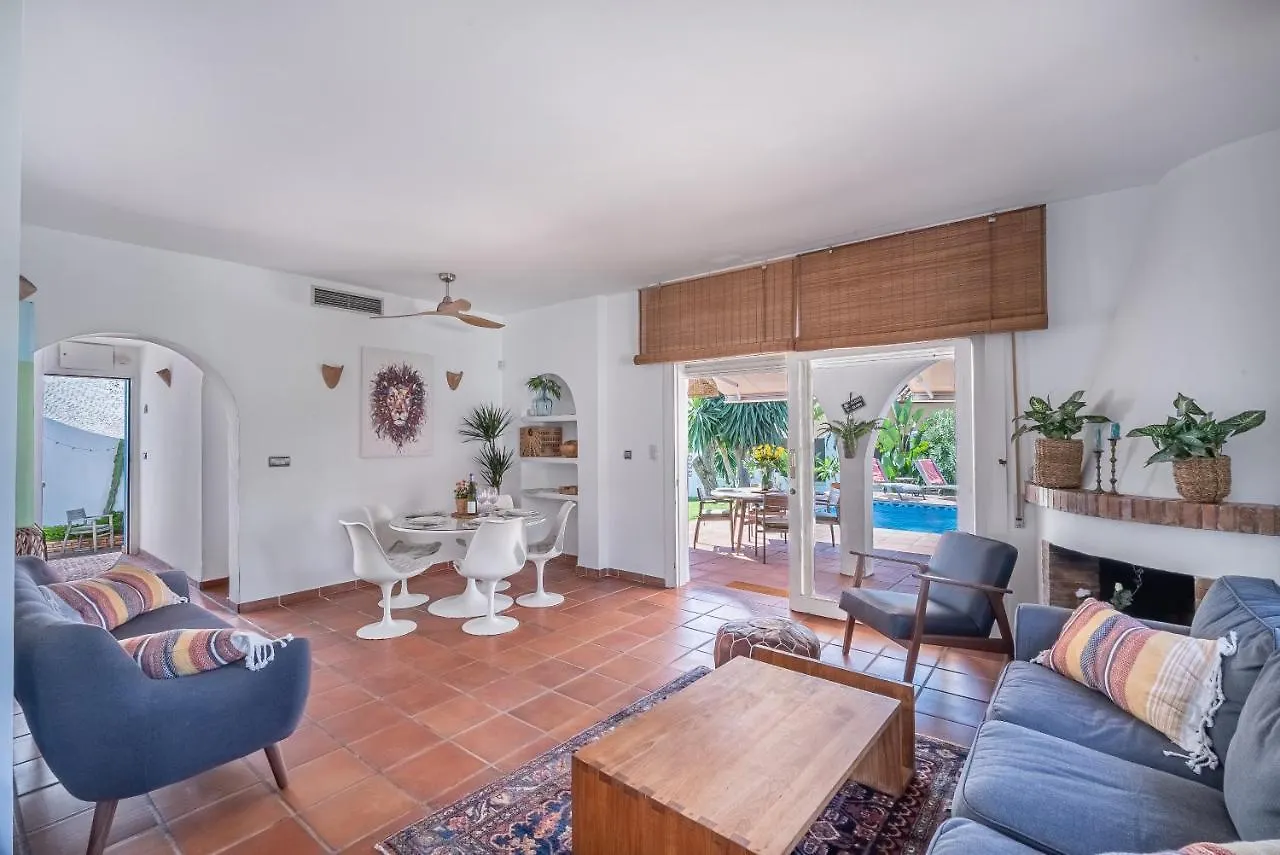 Villa Casa Linda Great Located Beach House In Marbella