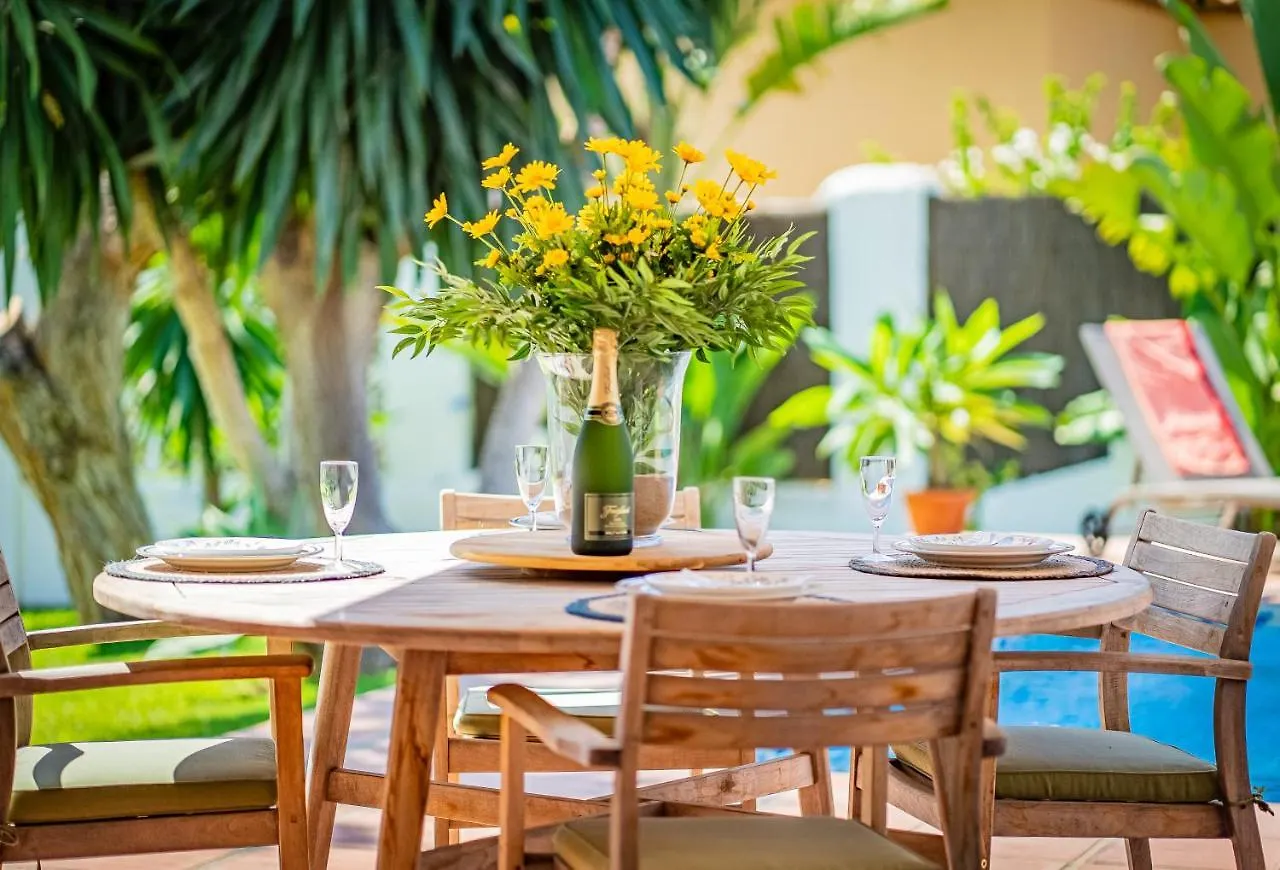 Casa Linda Great Located Beach House In Marbella Villa