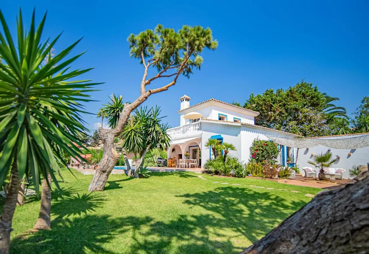 Casa Linda Great Located Beach House In Marbella