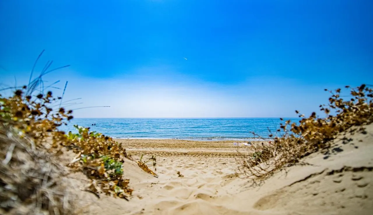 Casa Linda Great Located Beach House In Marbella Villa