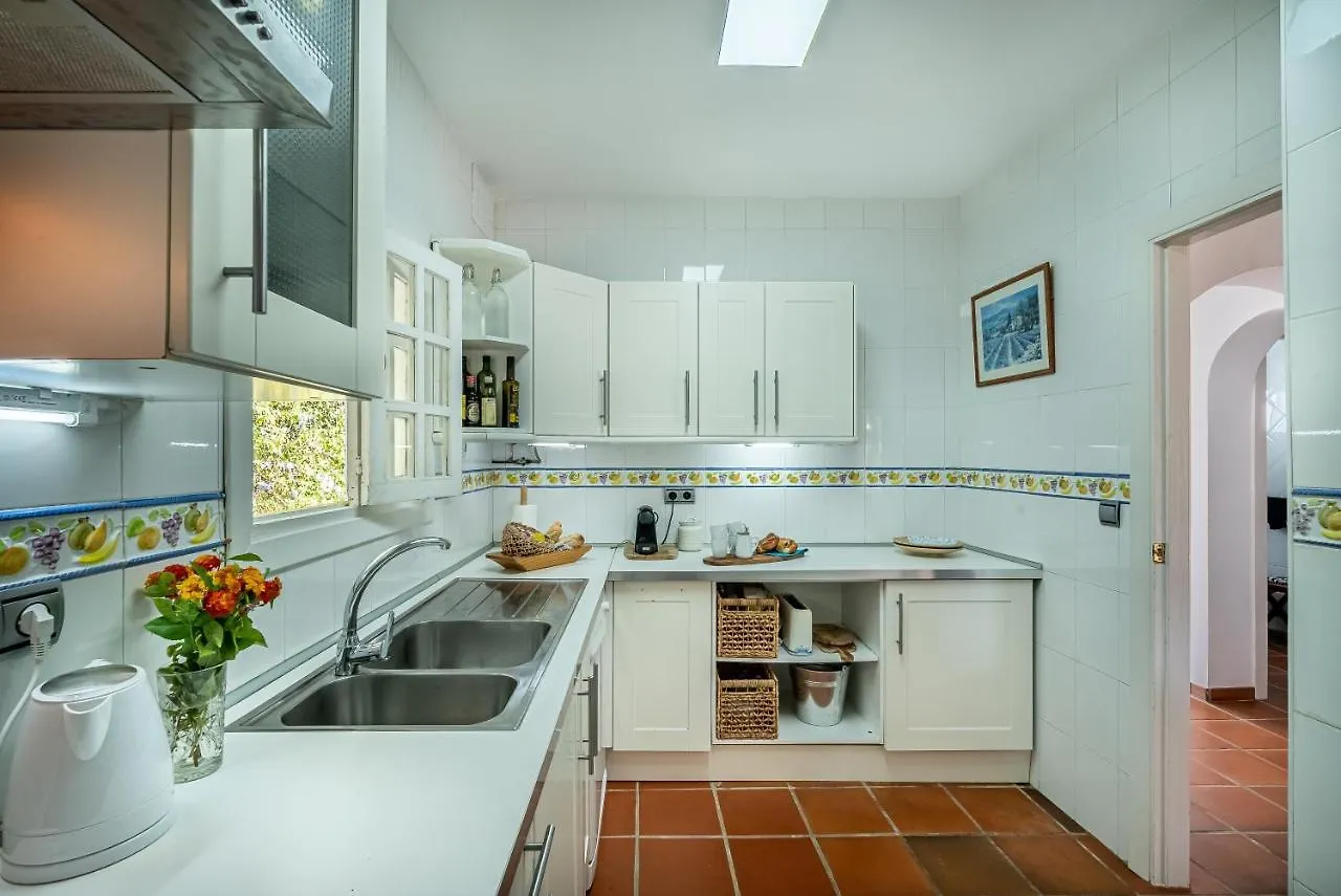 Villa Casa Linda Great Located Beach House In Marbella