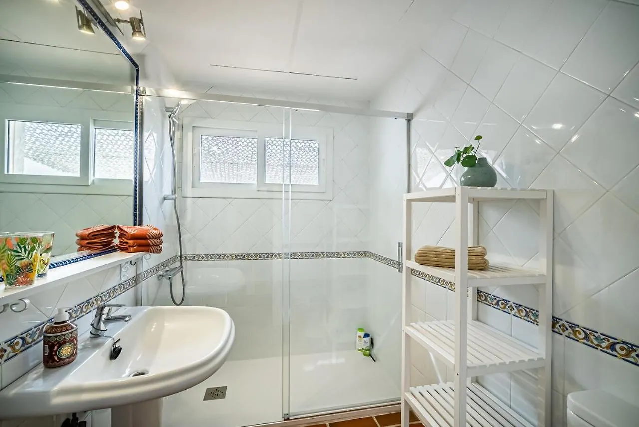 Casa Linda Great Located Beach House In Marbella