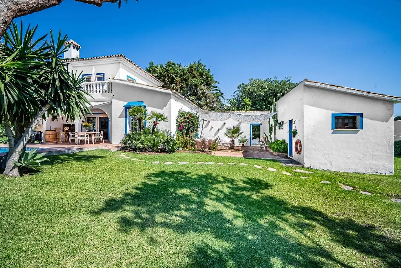 Casa Linda Great Located Beach House In Marbella Spain